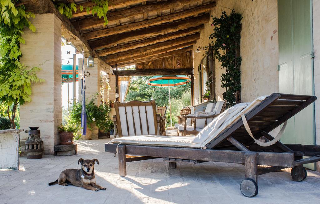 Poggio Dei Prugnoli Bed & Breakfast Tavoleto Exterior photo