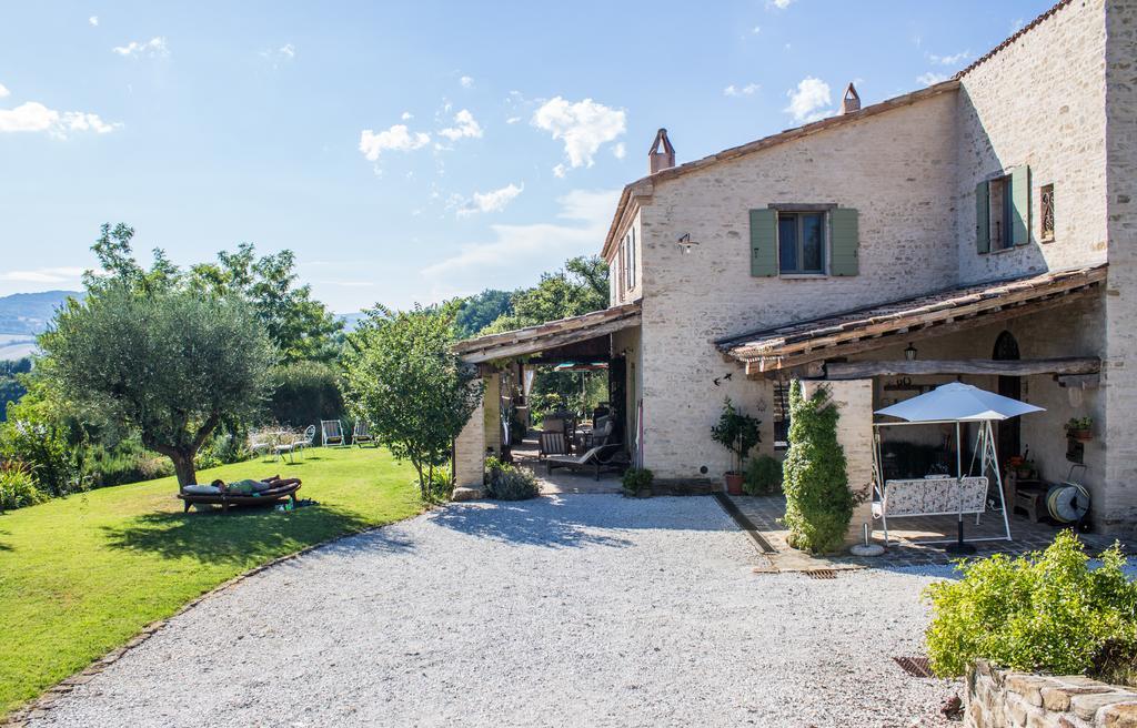 Poggio Dei Prugnoli Bed & Breakfast Tavoleto Exterior photo