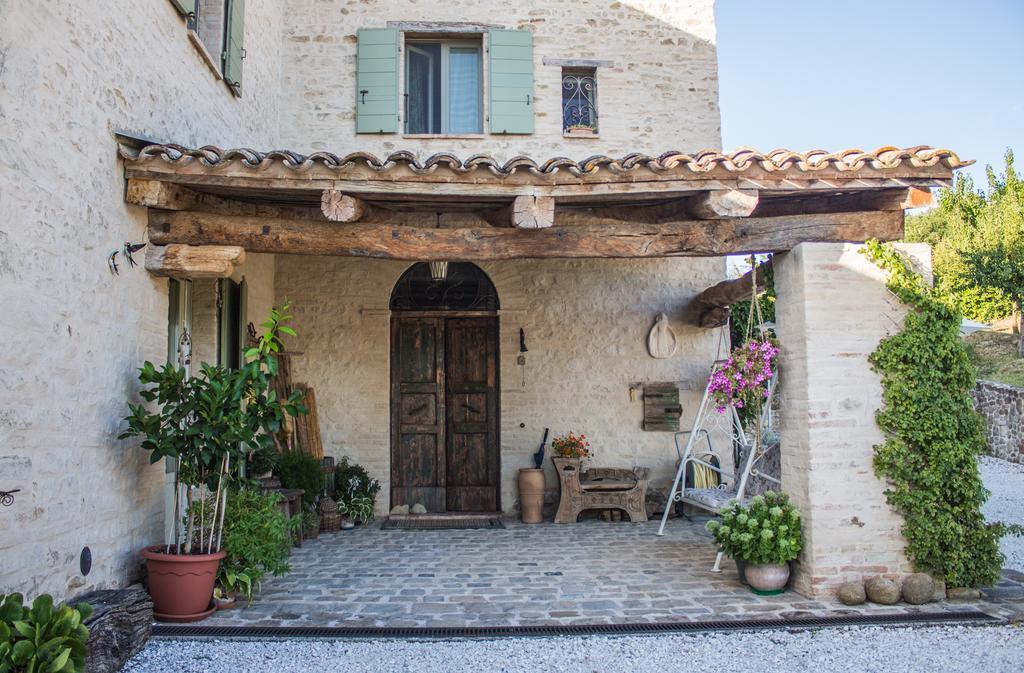 Poggio Dei Prugnoli Bed & Breakfast Tavoleto Exterior photo