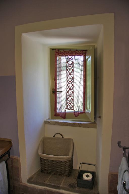 Poggio Dei Prugnoli Bed & Breakfast Tavoleto Exterior photo